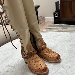 Freebird ostrich Coal 7 like new Women's Boots